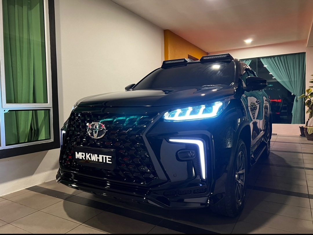 Toyota Fortuner 2019 photo 1